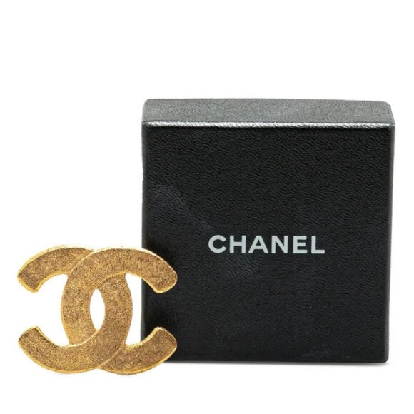 CHANEL CC Logo Vintage Brooch Gold Tone Pin 29 1265 Auth w/Box - Picture 1 of 6